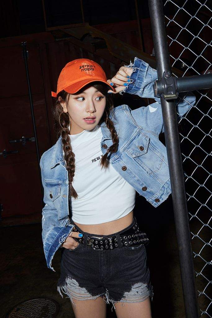 Mlb X Twice Chaeyoung Full Cut Pic Cr Twiceglobal Twice 트와이스 ㅤ Amino