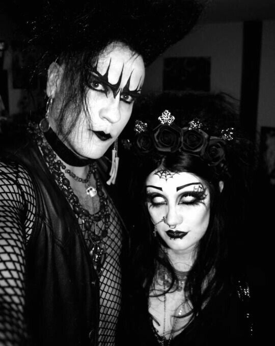 Freyja NicLeòid (It's Black Friday) & Matthias (Schwarzkittel) | Gothic ...