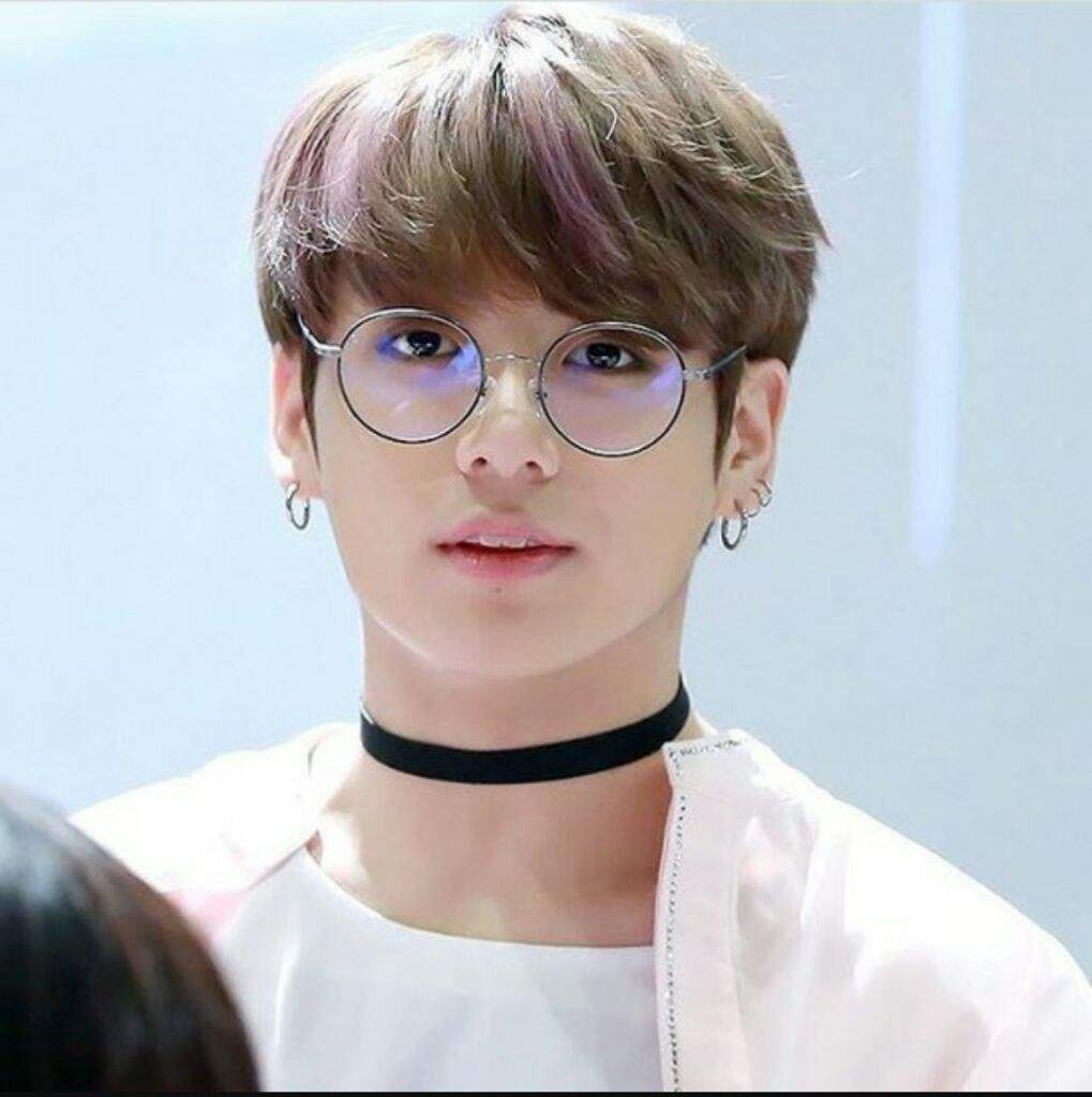 Here Is Todays Picture Of Jungkook Wearing Glasses Armys Amino 5155