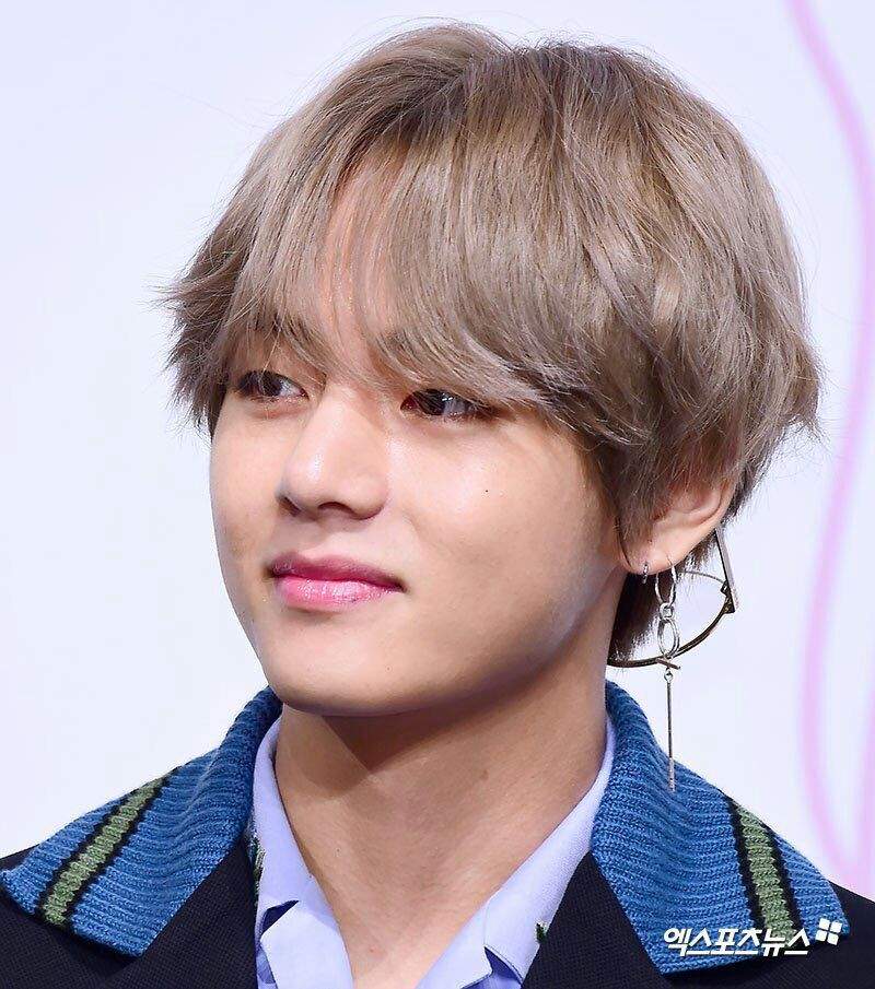 170918 just pictures of taehyung from today ♡ [pt. 3] | Kim Taehyung Amino