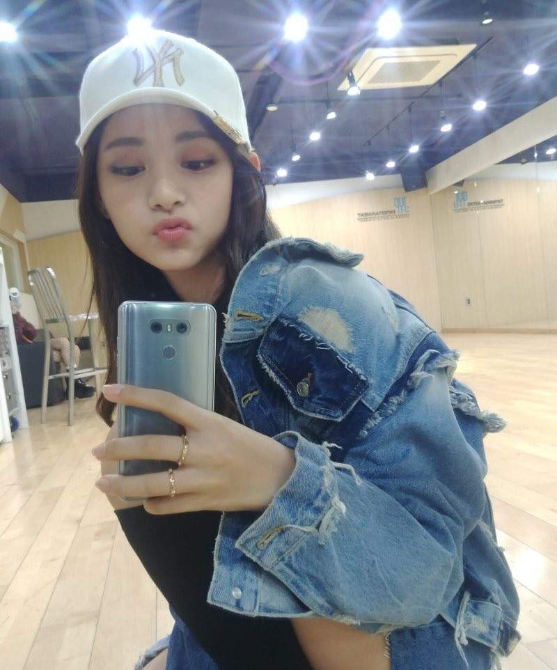 Tzuyu MLB Selfies🔥 | Twice (트와이스)ㅤ Amino