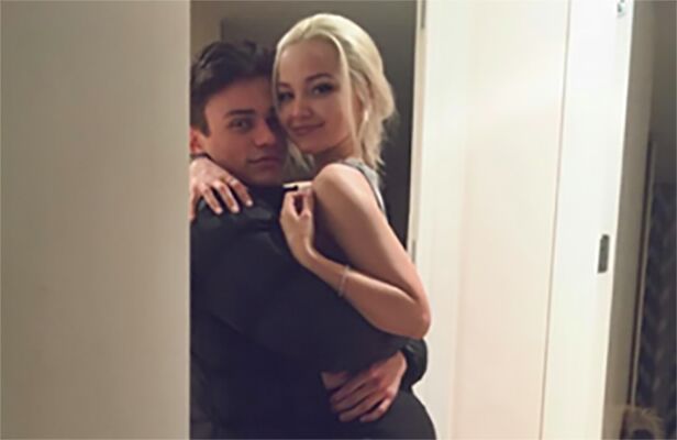 Domas ~Dove Cameron x Thomas Doherty~ Marry ~Mal x Harry~ | Disney ...