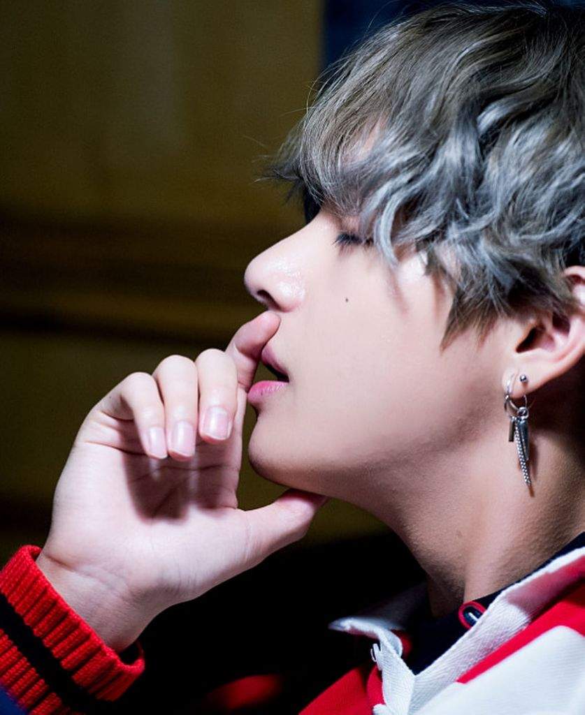 Featured image of post Dna Kim Taehyung Silver Hair