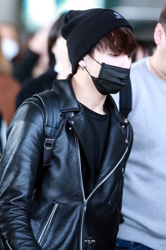 The Black Airport Outfits Jungkook Fanbase🍪 Amino