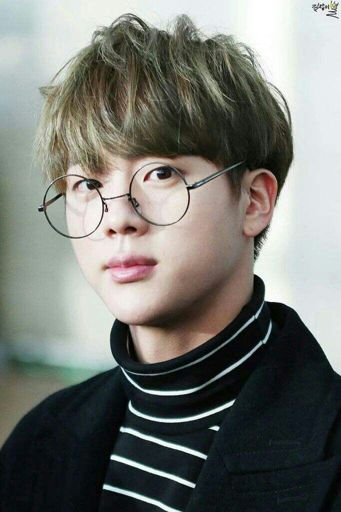 Día 1: Jin con lentes 💖😎 | ARMY's Amino Amino