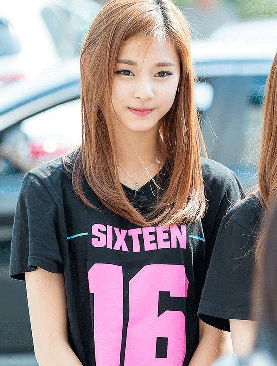 Tzuyu's Hair Color Transformation | Twice (트와이스)ㅤ Amino