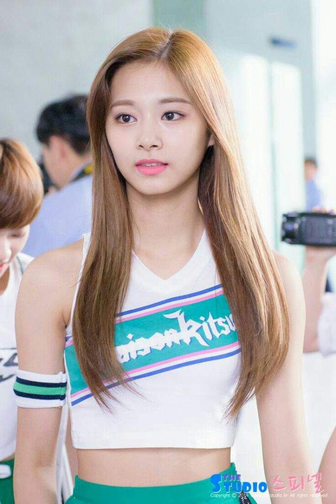 Tzuyu's Hair Color Transformation | Twice (트와이스)ㅤ Amino