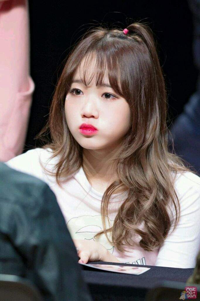 Yoojung Fansign pt 1 | Wiki | Weki Meki (위키미키) WEME (위미) Amino