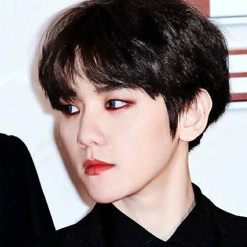  Baekhyun  with red makeup  masacre EXO  Amino