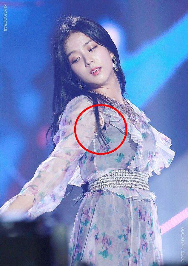 Jisoo tuvo un peque o inconveniente con su vestuario  