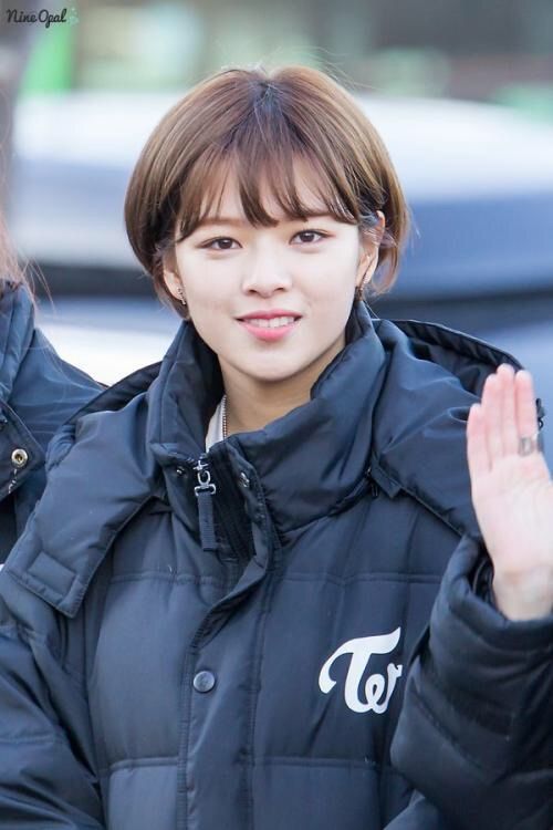 JEONGYEON HAIRSTYLES | Twice (트와이스)ㅤ Amino