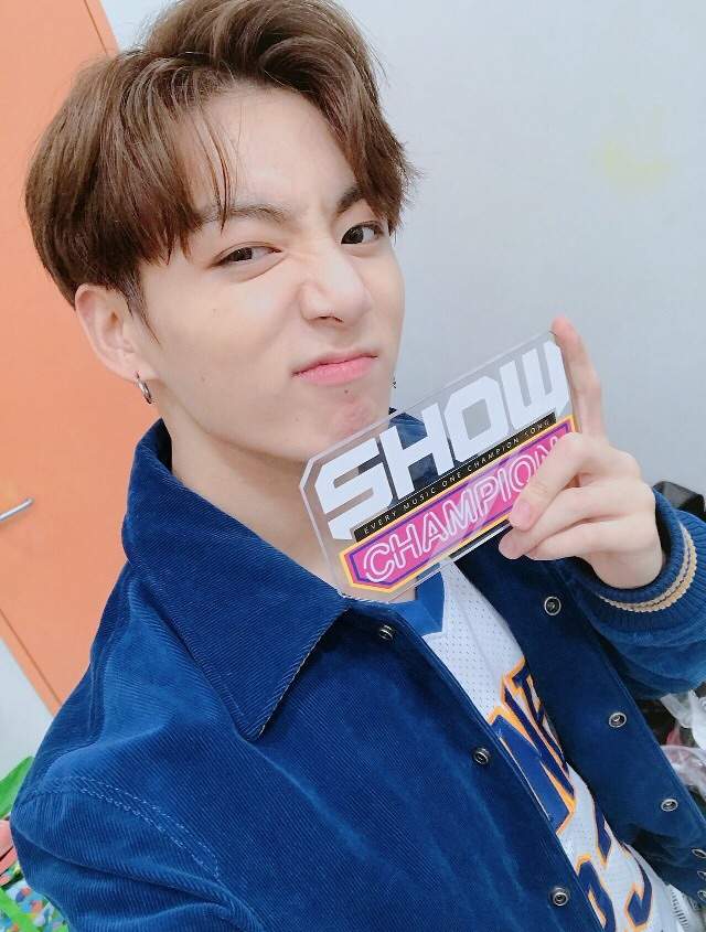 •Jungkook, Show Champion {170927}• | ARMY's Amino