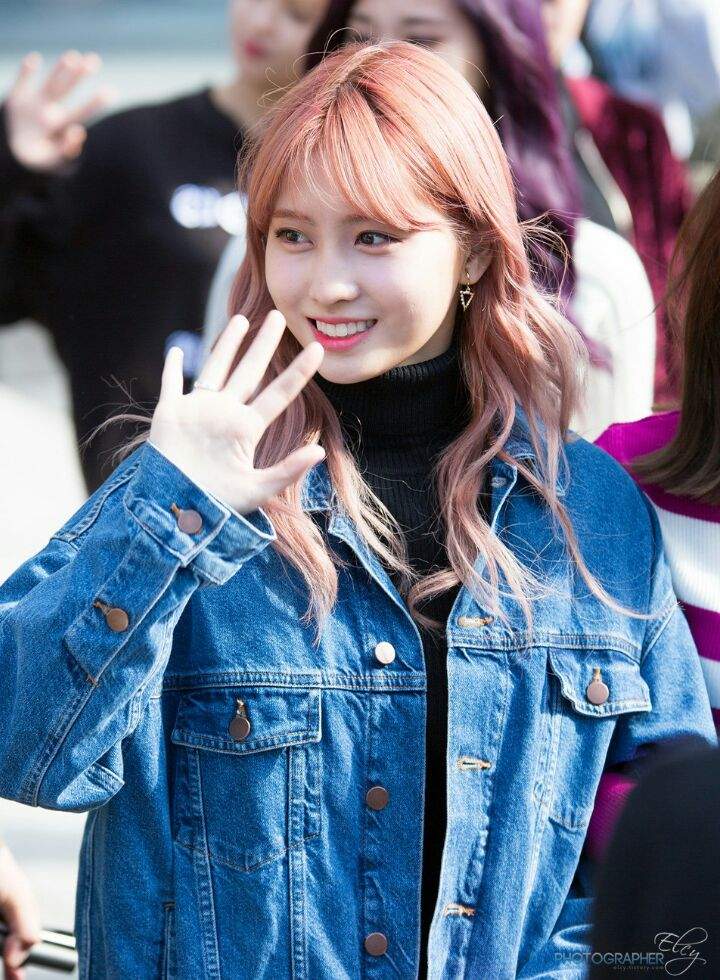 TWICE Momo♡ For Wallpaper☆ | Twice (트와이스)ㅤ Amino