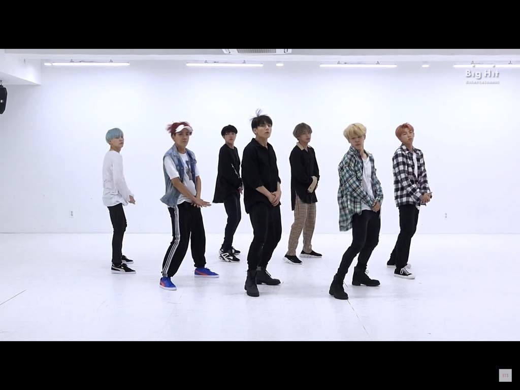 BTS DANCE PRACTICE OUTFITS ARMYs Amino