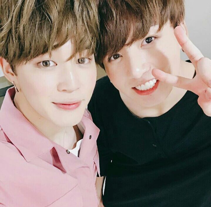 Jikook Selca👬 | ARMY's Amino