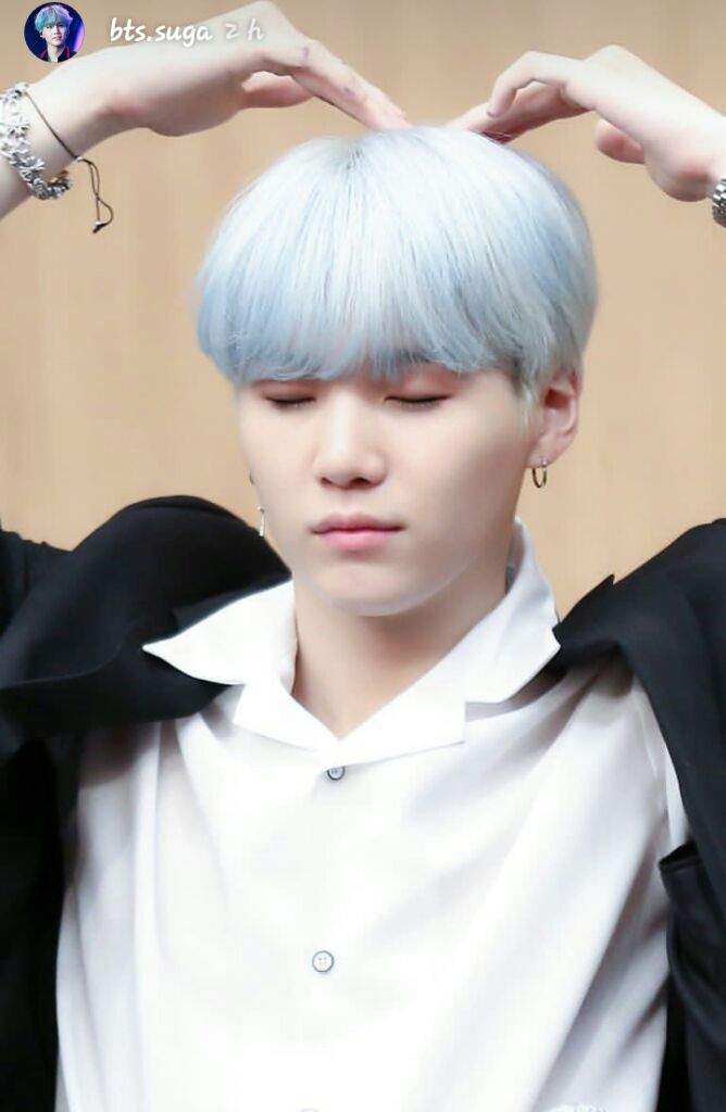 bueno amrys suga les manda un corazón enorme oara toodass likee | ARMY ...