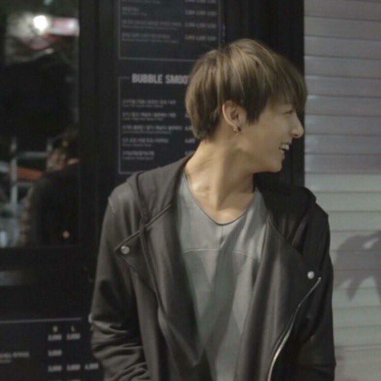 Jungkook boyfriend material💛 | ARMY's Amino Amino