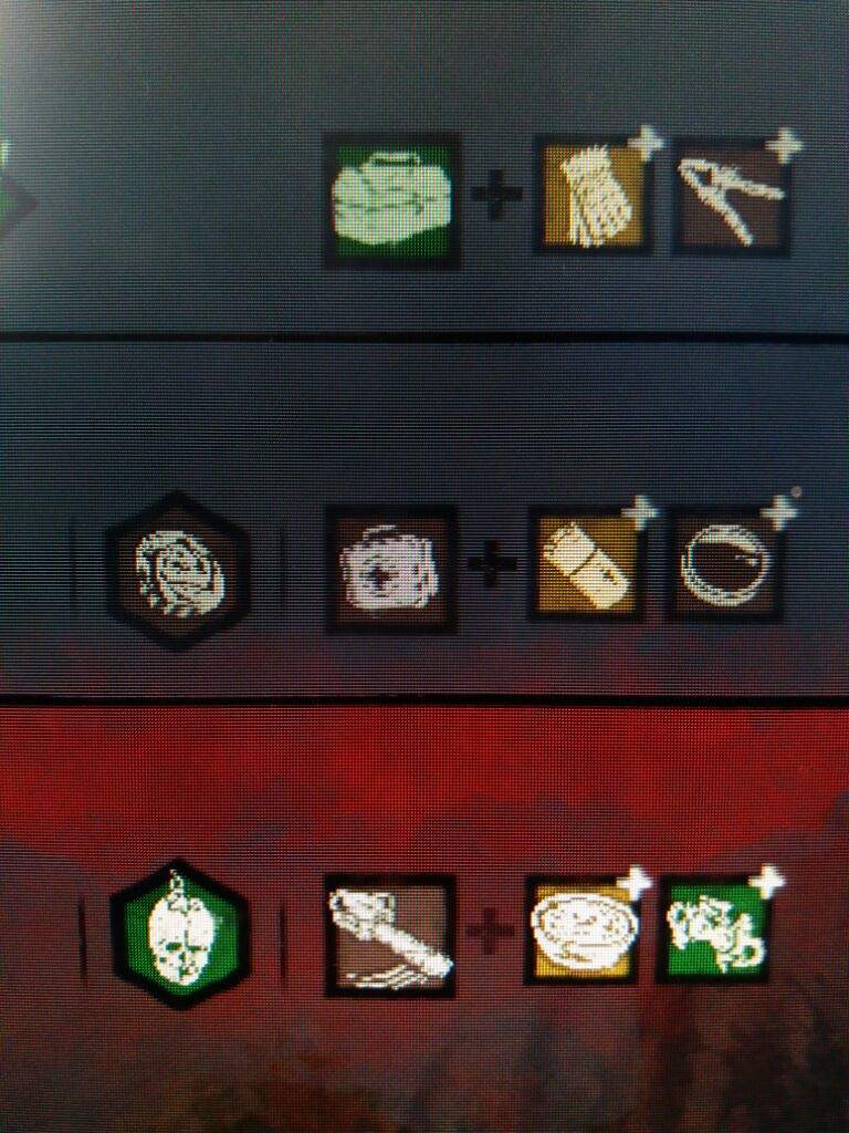 Lel Dude has medkit with flashlight addons(dying emoji)👌 Dead by