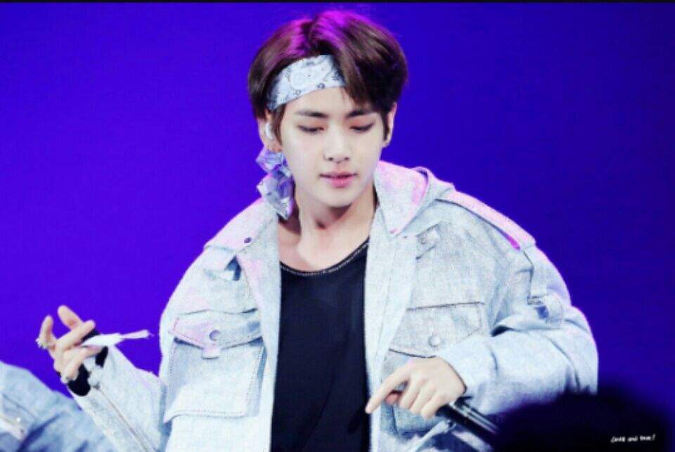 V and his bandana | Wiki | ARMY's Amino