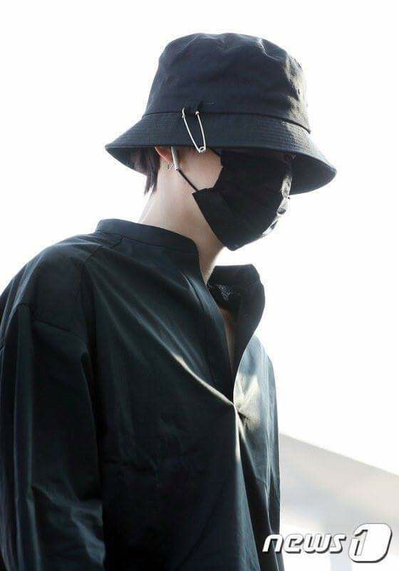 SUGA AIRPORT FASHION | ARMY's Amino