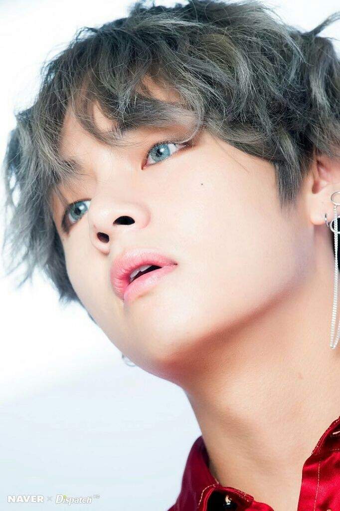 Que ojos 😵😍😍 amo esos lunares 😊😊 | Taehyung Oficial 🐯 Amino