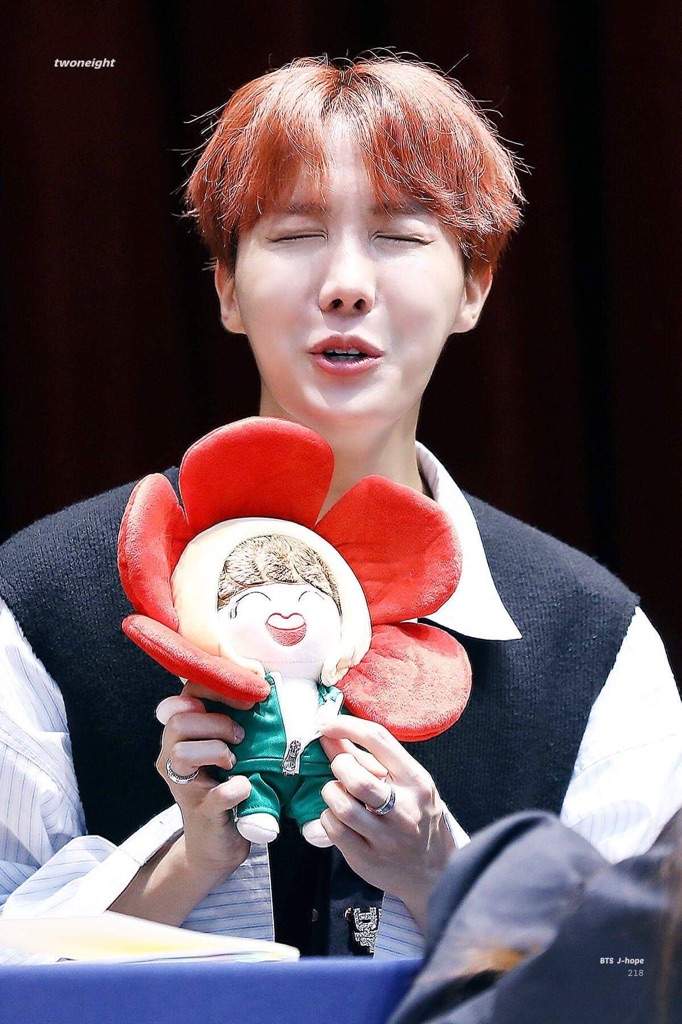 [J-HOPE PART 1] BTS ‘LOVE YOURSELF 承 Her’ Fansign (Hongdae) | ARMY's Amino