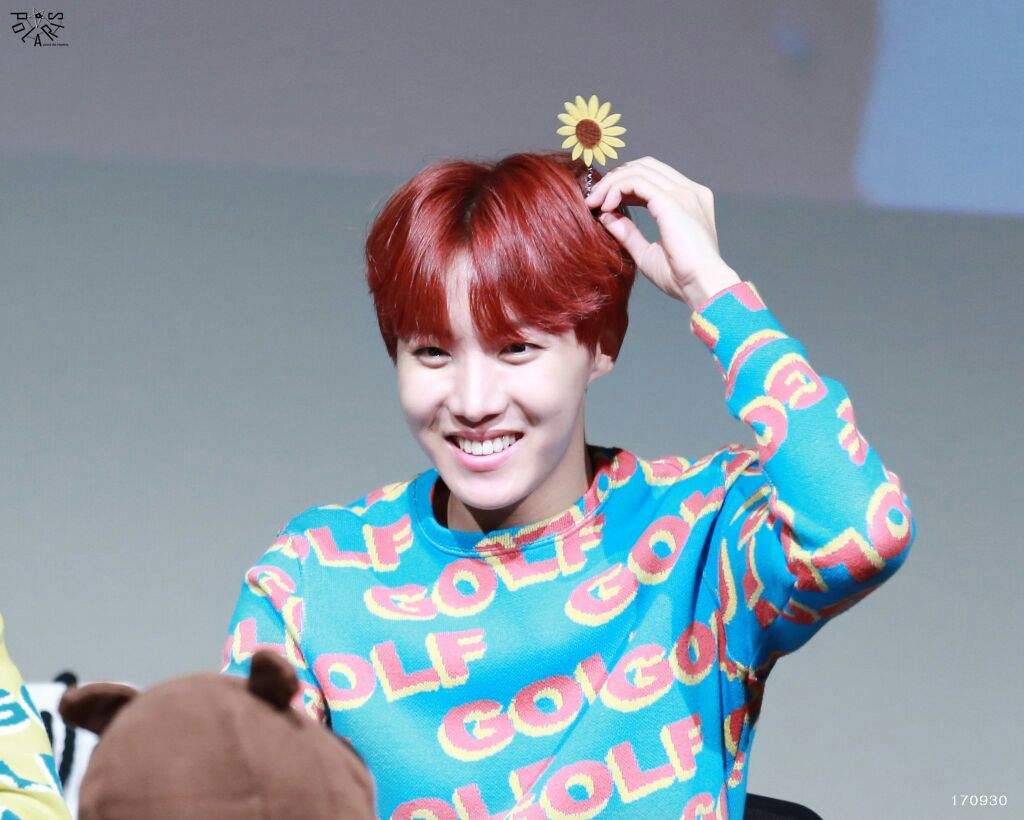 Hobi @Fansign 4 🐦 | ARMY's Amino