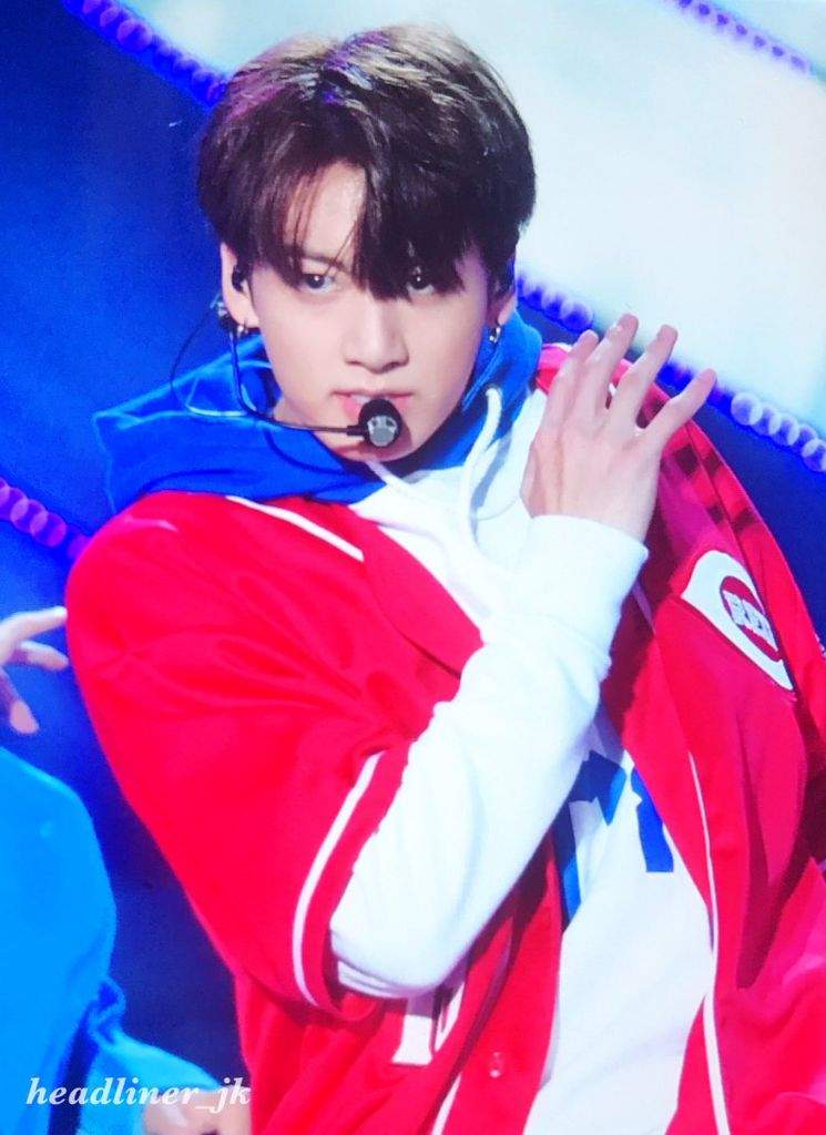 The BEST on-stage photos of Jungkook | ARMY's Amino