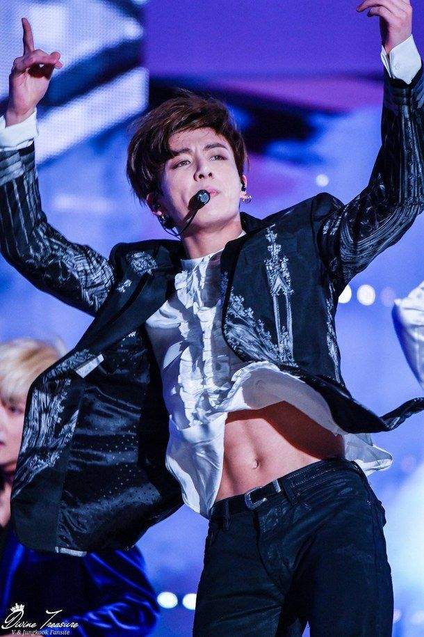 The BEST on-stage photos of Jungkook | ARMY's Amino