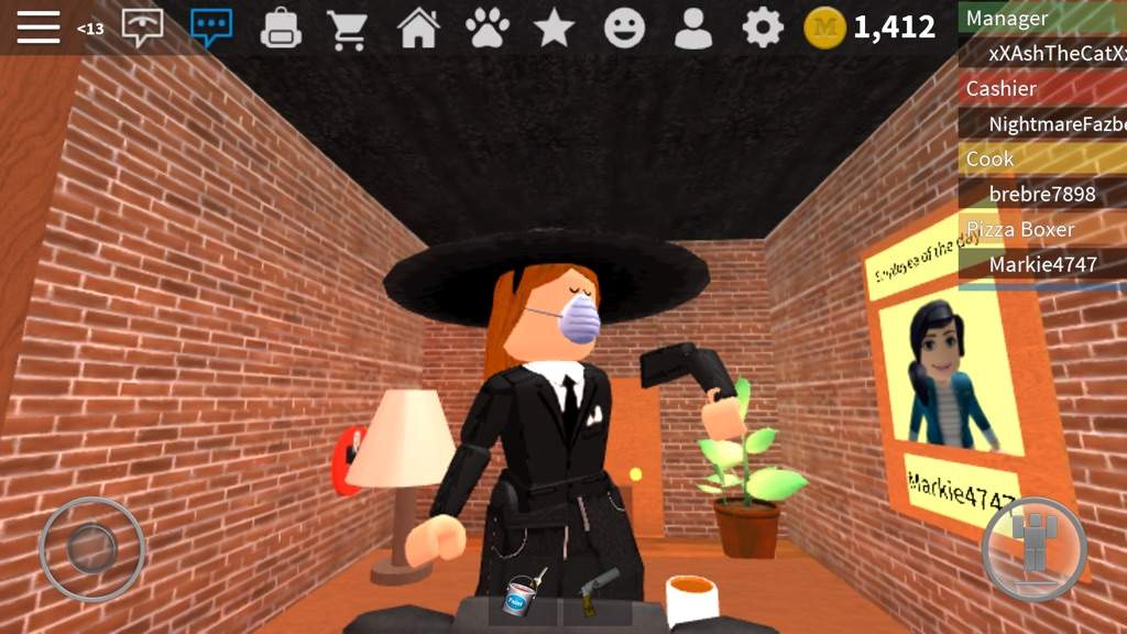 Me Dancing In My Office At Work At A Pizza Place Roblox Amino - my office roblox