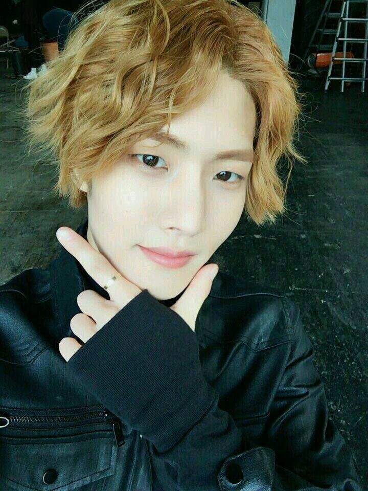 Lee Daeyeol | Wiki | 『Golden Child』 Amino