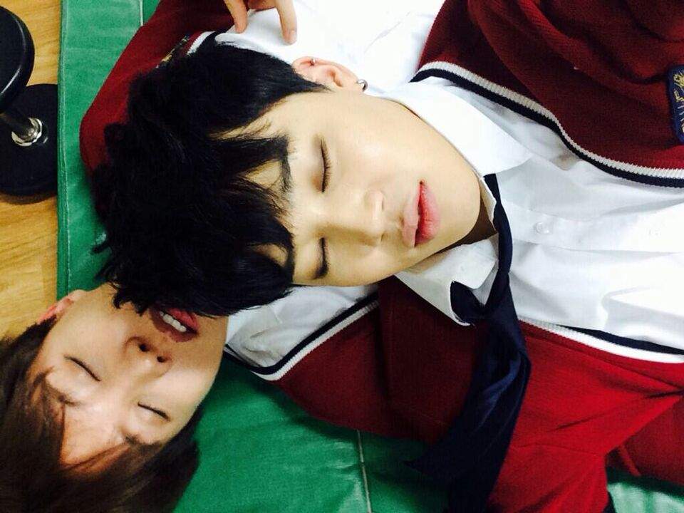 (BTS)sleeping moments.. | ARMY's Amino