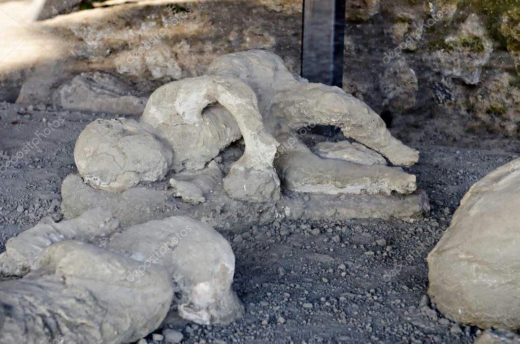 ¿QUÉ HAY DEBAJO DE LAS FIGURAS DE POMPEYA? | Historia Universal Amino