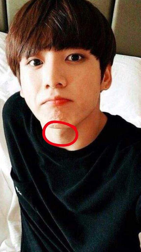 Kpop idols caught with hickeys