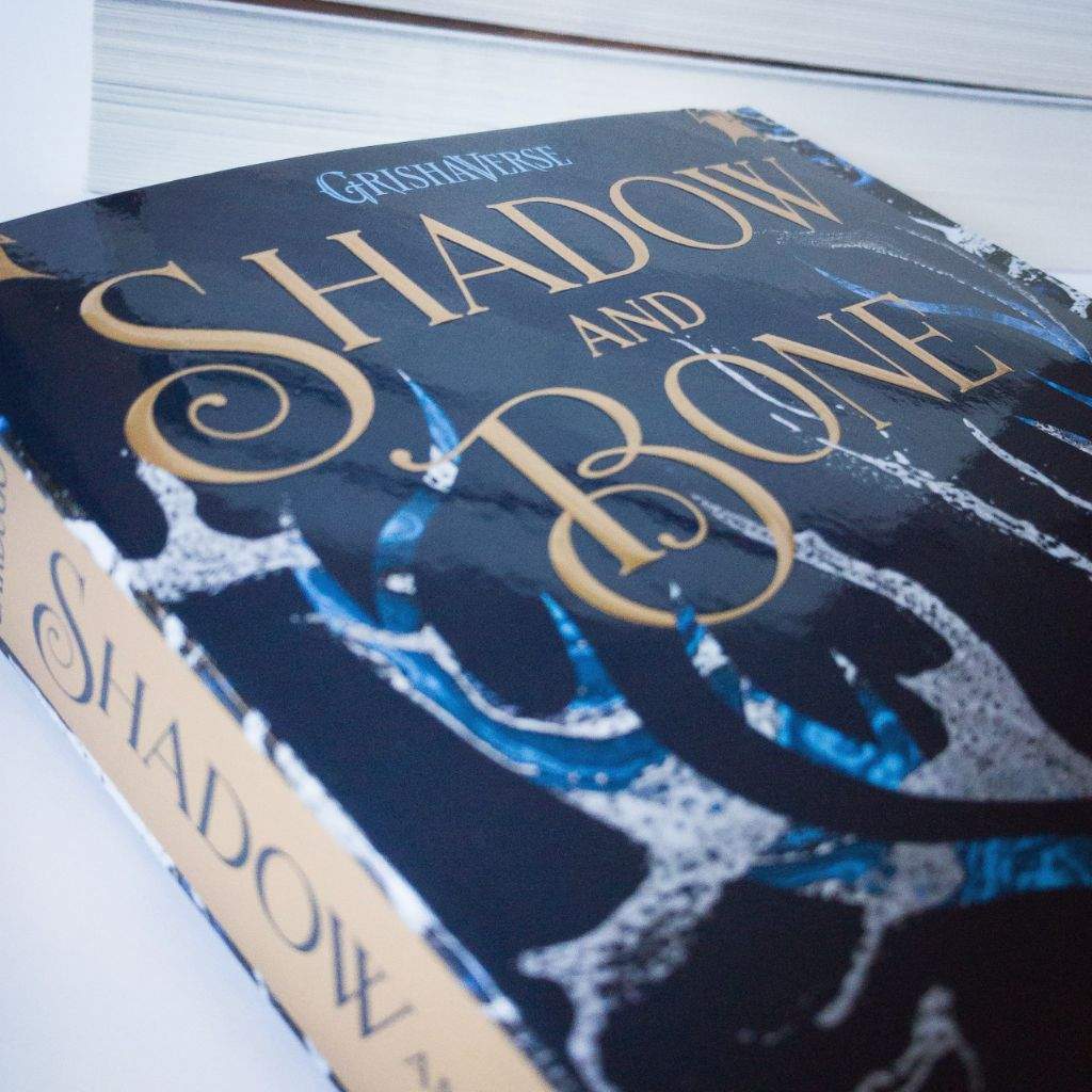Review : Shadow and Bone (spoiler free) | Books & Writing ...