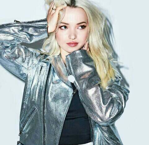 Messy hair? A must!😘 | Dove Cameron Amino Amino