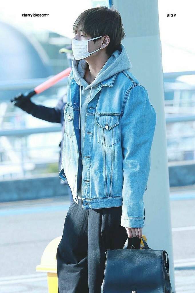 KIM TAEHYUNG AIRPORT FASHION | ARMY's Amino