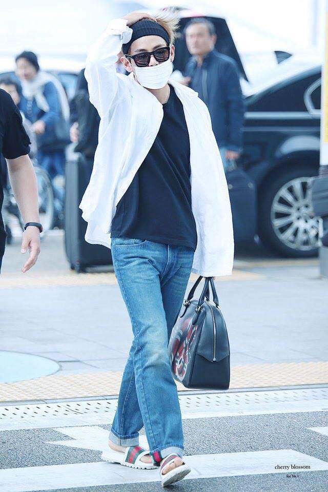 KIM TAEHYUNG AIRPORT FASHION | ARMY's Amino