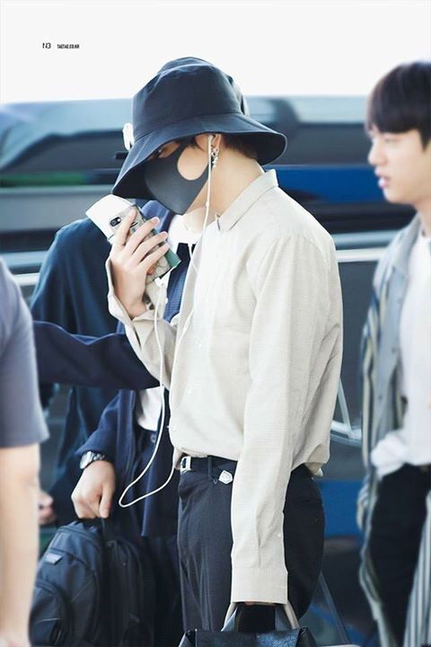 KIM TAEHYUNG AIRPORT FASHION | ARMY's Amino