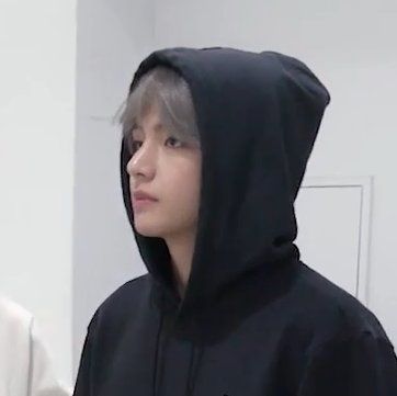 ~WHY TAEHYUNG LOOKS SAD.😞 | ARMY's Amino