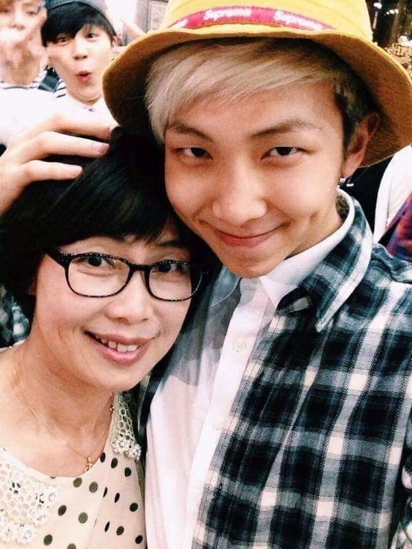⏩BTS with their family⏪ | ARMY's Amino