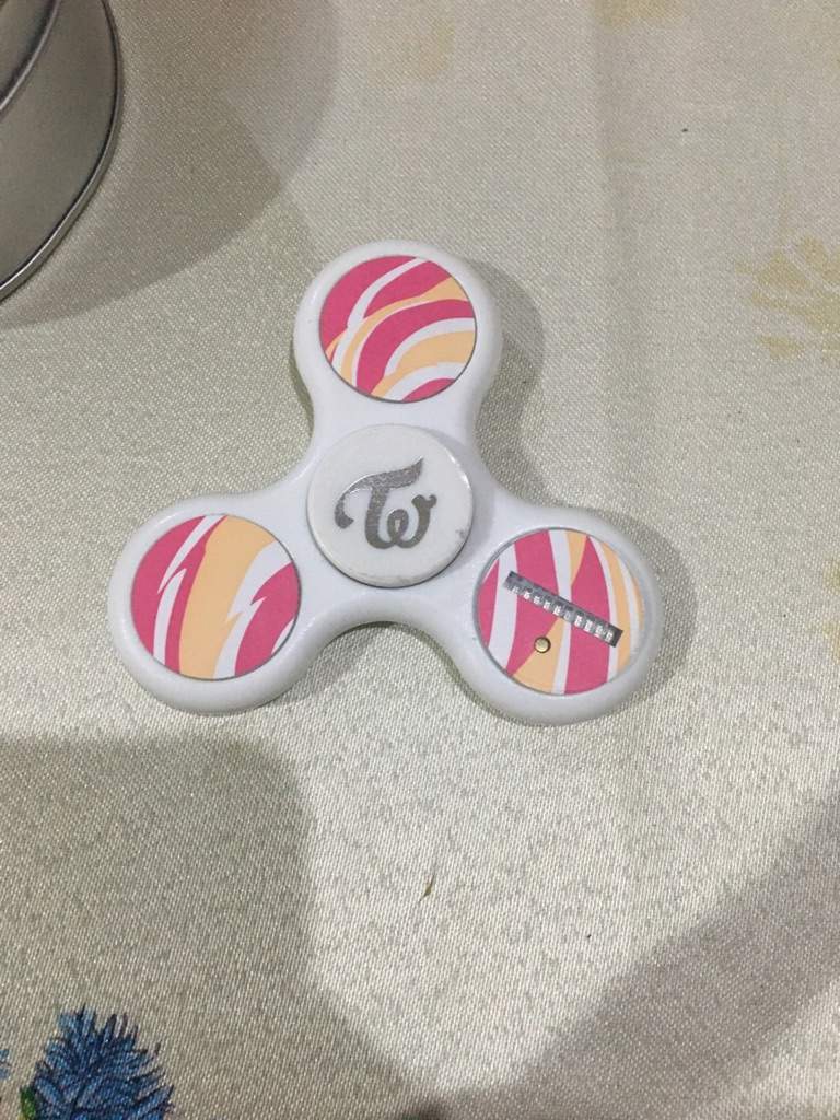 Twice Official Fidget Spinner Twice (트와이스)ㅤ Amino