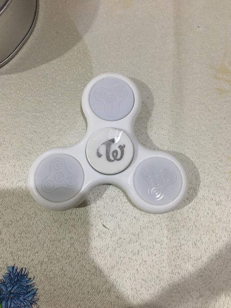 Twice Official Fidget Spinner Twice (트와이스)ㅤ Amino