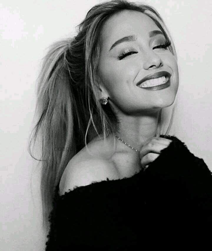 ARIMOJI COLLAGES | Ariana Grande Amino