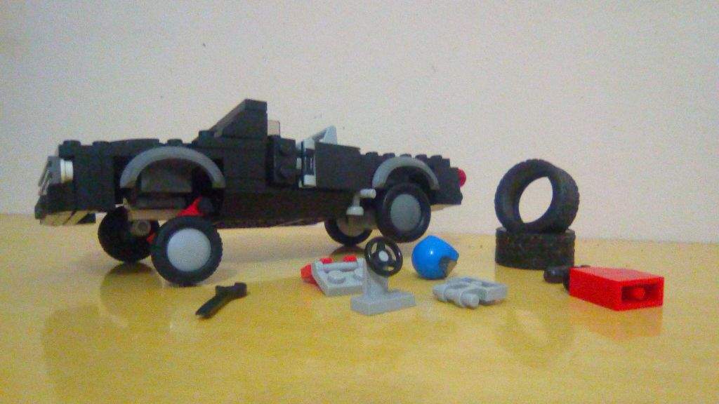 Lowrider — Version 1 | LEGO Amino