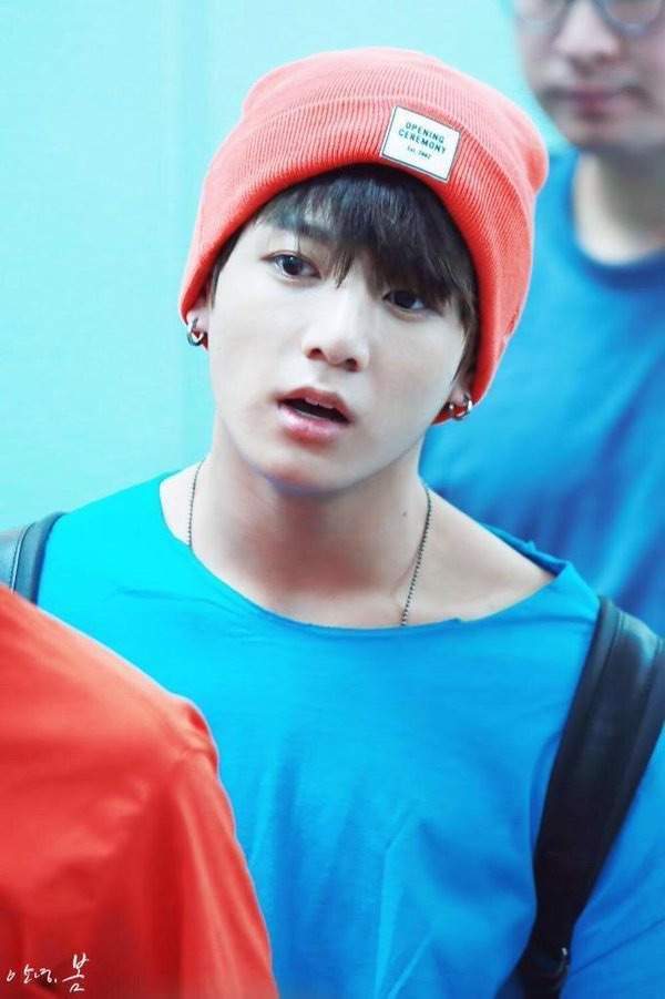 Jungkook wearing beanie appreciation post | ARMY's Amino