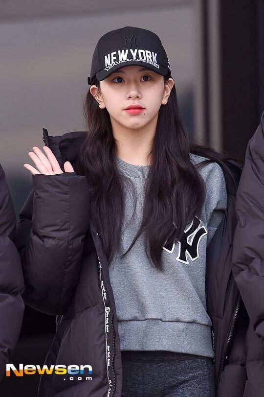 Chaeyoung Airport Twice 트와이스 ㅤ Amino