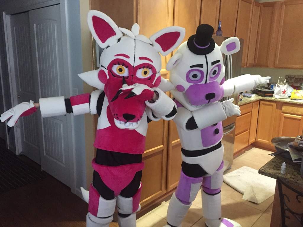 Funtime foxy costumes - ðŸ§¡ Toy Foxy and Fun-time Foxy walkin' together...