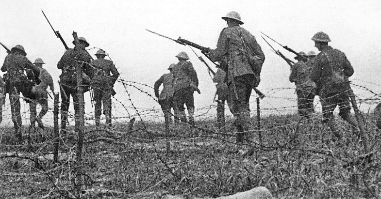 WW1 Picture 22 - (Staged) Picture of British troops during the Battle ...