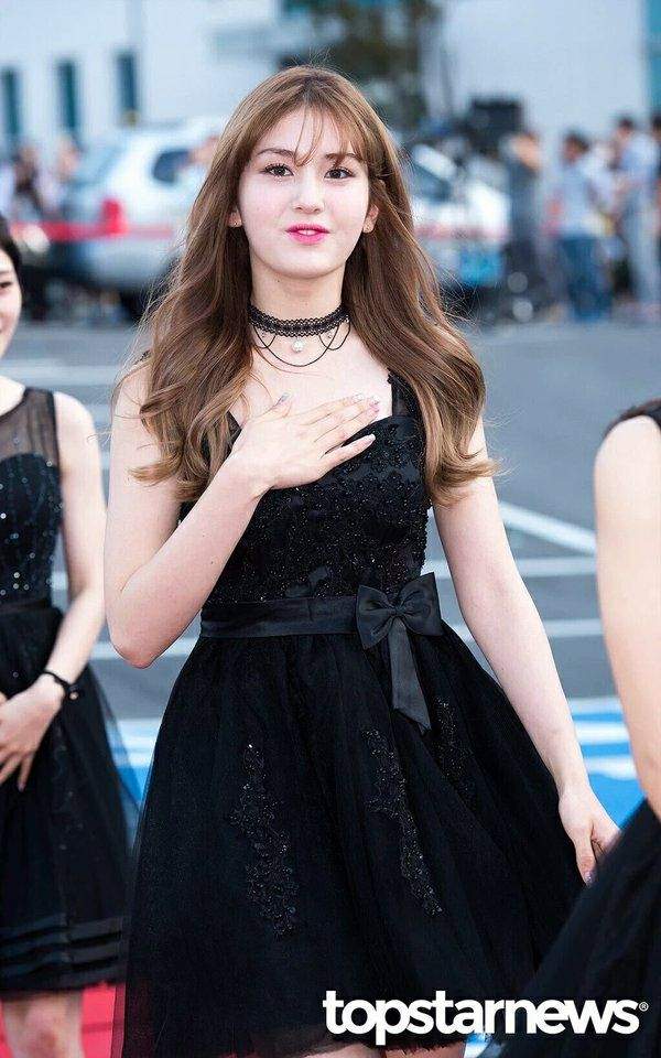 Jeon Somi With Black Dress  K Pop Amino